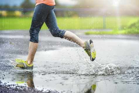 How to run in the rain